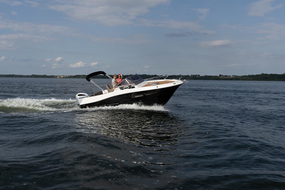 Atlantic Marine Sun Cruiser 690