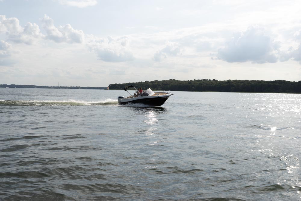 Atlantic Marine Sun Cruiser 690